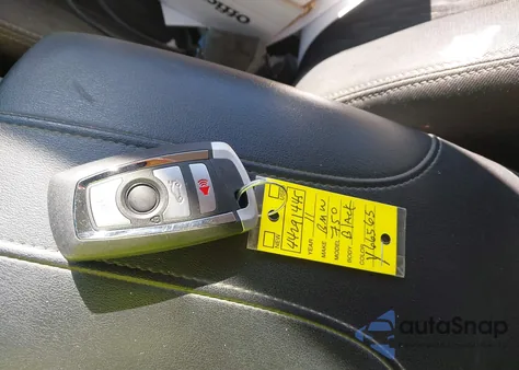 2011 BMW 750Li z USA, uszkodzony, nr VIN WBAKB8C54BCY66565